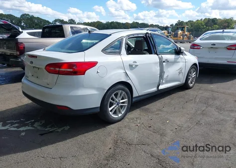 2018 Ford Focus Se z USA, uszkodzony, nr VIN 1FADP3F2XJL295721